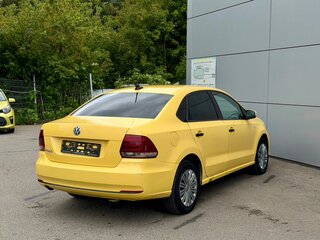 2019 Volkswagen Polo V Рестайлинг, жёлтый, 570000 рублей, вид 4