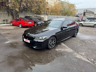 2021 BMW 5 серии 530i VII (G30/G31/G38) Рестайлинг, чёрный, 5500000 рублей, вид 2