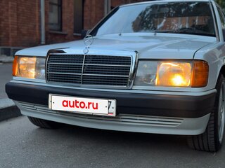 1989 Mercedes-Benz 190 (W201), белый, 700000 рублей, вид 3