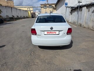 2014 Volkswagen Polo V, белый, 650000 рублей, вид 4