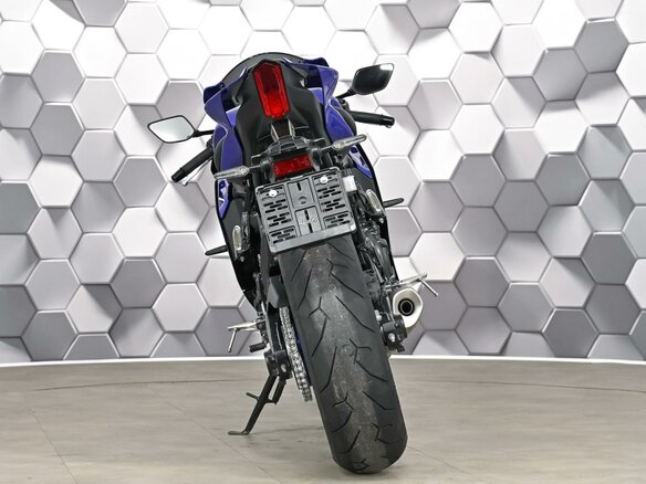 2022 Yamaha YZF-R7, синий - вид 5