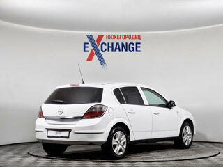 2011 Opel Astra H Рестайлинг, белый, 269000 рублей, вид 4