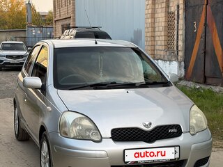 2002 Toyota Vitz I (P10), серый, 400000 рублей, вид 1