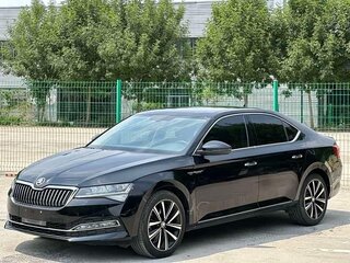 2023 Skoda Superb III Рестайлинг, чёрный, 1860001 рублей, вид 1