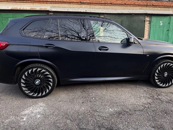 2019 BMW X5 40i IV (G05/G18), чёрный, 5850000 рублей - вид 3