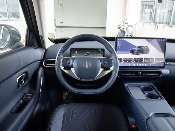 2026 Leapmotor A10 39.8 kWh, голубой, 1575055 рублей - вид 25