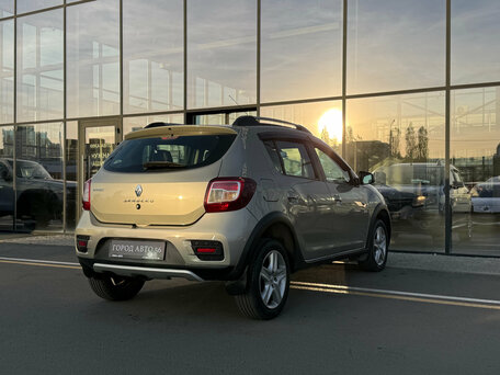 2017 Renault Sandero Stepway II, бежевый, 730000 рублей, вид 5