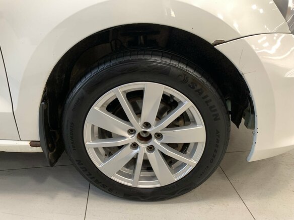 2015 Volkswagen Polo V Рестайлинг, белый, 399000 рублей - вид 10