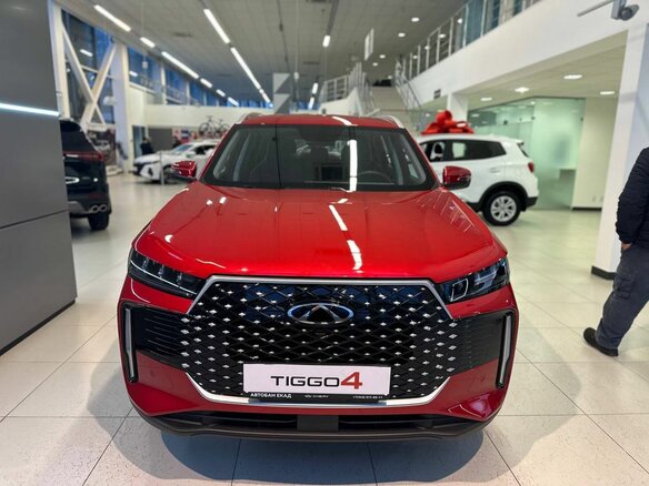 2026 Chery Tiggo 4 I Рестайлинг 2, красный, 2479000 рублей - вид 3