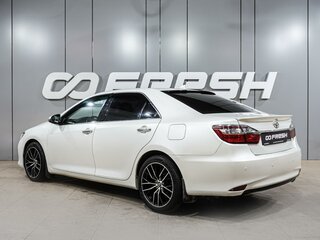 2017 Toyota Camry VII (XV50) Рестайлинг, белый, 2226000 рублей, вид 2