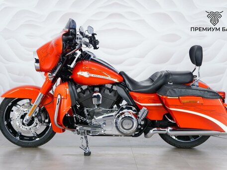 2010 Harley-Davidson CVO Street Glide, красный, 1290000 рублей, вид 2
