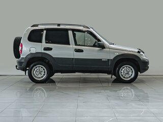 2016 Chevrolet Niva I Рестайлинг, серебристый, 590000 рублей, вид 5