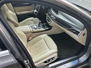 2016 BMW 7 серии Long 740Ld xDrive VI (G11/G12), серый, 3700000 рублей, вид 5