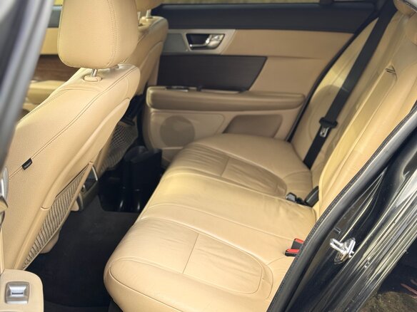 2013 Jaguar XF I Рестайлинг, чёрный, 1400000 рублей - вид 9
