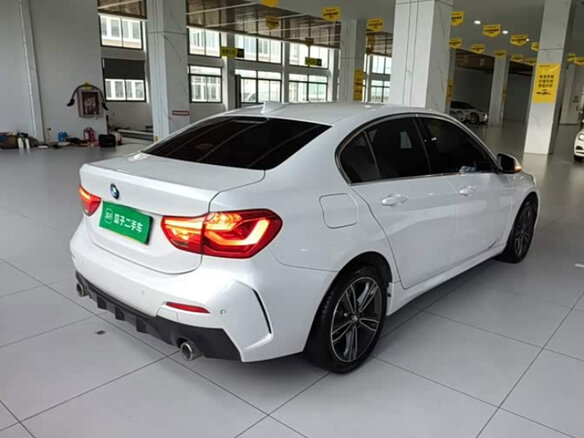 2021 BMW 1 серии 120i III (F52) Рестайлинг, белый - вид 4