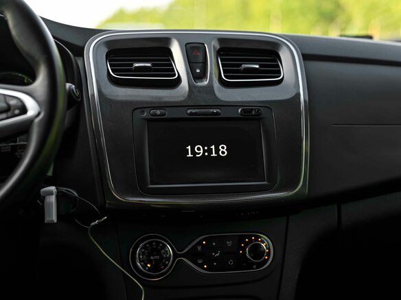 2020 Renault Sandero Stepway II Рестайлинг, серый - вид 6
