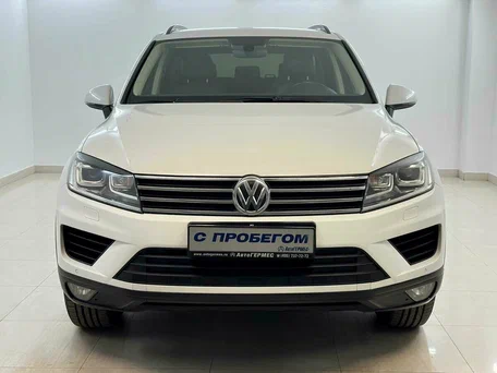 2016 Volkswagen Touareg II Рестайлинг, белый, 2440000 рублей, вид 2