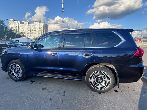 2019 Lexus LX 570 III Рестайлинг 2, синий, 8975000 рублей - вид 13