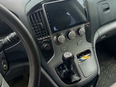 2011 Hyundai Grand Starex, чёрный, 1350000 рублей, вид 4