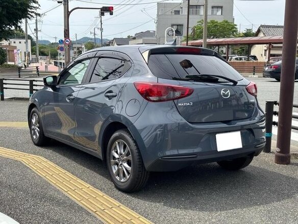2022 Mazda 2 IV (XP21), серый, 900000 рублей - вид 7