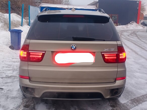 2010 BMW X5 35i II (E70) Рестайлинг, бежевый, 1500000 рублей - вид 1