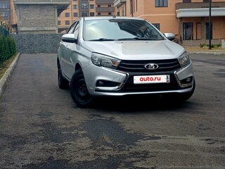 2017 Lada (ВАЗ) Vesta I, серебристый, 800000 рублей, вид 2