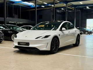 2025 Tesla Model 3 Performance I Рестайлинг, белый, 6700500 рублей, вид 3