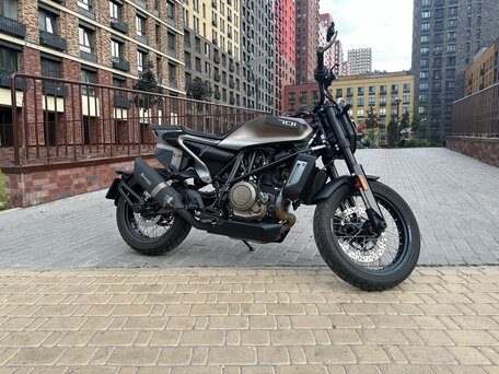 2020 Husqvarna Svartpilen 701, чёрный, 990000 рублей, вид 2