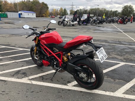 2012 Ducati Streetfighter, красный, 1100000 рублей, вид 2