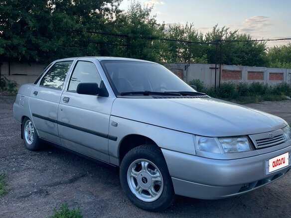 2002 Lada (ВАЗ) 2110, серебристый, 200000 рублей - вид 1