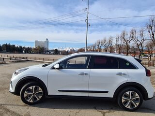 2018 Kia Niro I Рестайлинг, белый, 2299990 рублей, вид 5