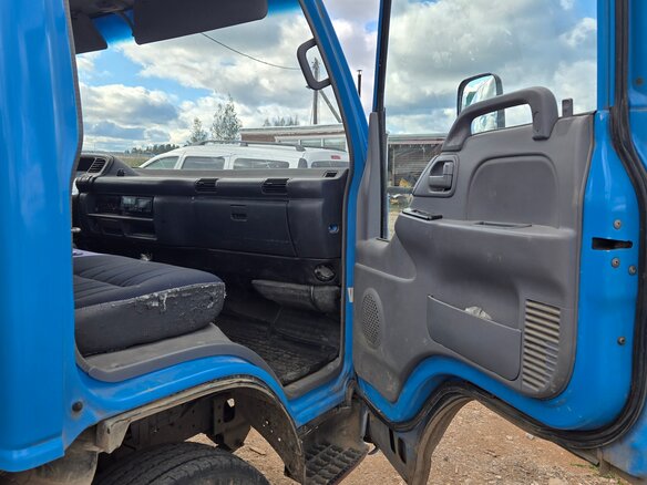 2007 Isuzu Forward (F-Series), синий, 2500000 рублей - вид 6