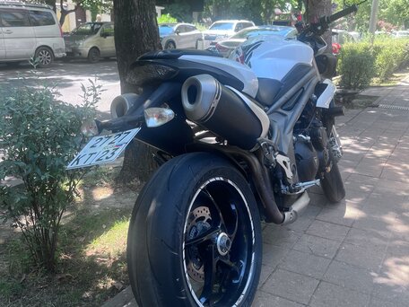 2019 Triumph Speed Triple, белый, 750000 рублей, вид 3