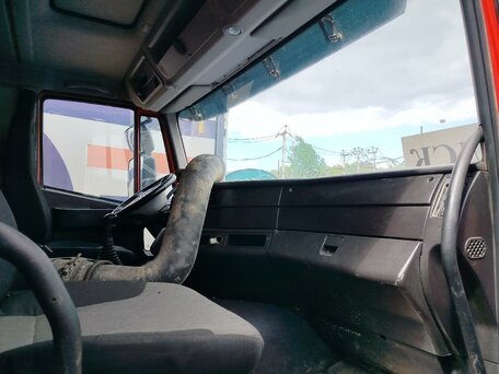2022 IVECO-Hongyan 8x4 (CQ3406), красный, 1470755 рублей, вид 5