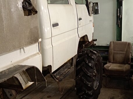 1997 Toyota Dyna, белый, 1700000 рублей, вид 2