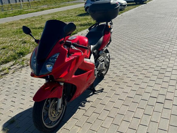 2005 Honda VFR 800, красный, 400000 рублей