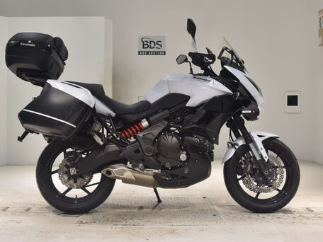 2018 Kawasaki Versys 650, белый, 670000 рублей, вид 2