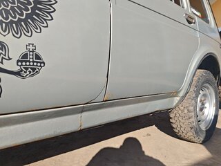 2001 Lada (ВАЗ) 2131 (4x4) I, серебристый, 400000 рублей, вид 4