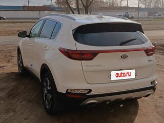 2020 Kia Sportage IV Рестайлинг, белый, 2500000 рублей, вид 3