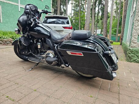 2011 Harley-Davidson Street Glide, чёрный, 800000 рублей, вид 3