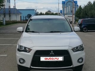 2010 Mitsubishi Outlander II Рестайлинг, белый, 1000000 рублей, вид 2