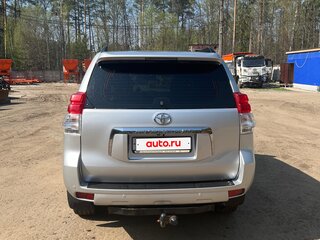 2013 Toyota Land Cruiser Prado 150 Series, серебристый, 3150000 рублей, вид 4