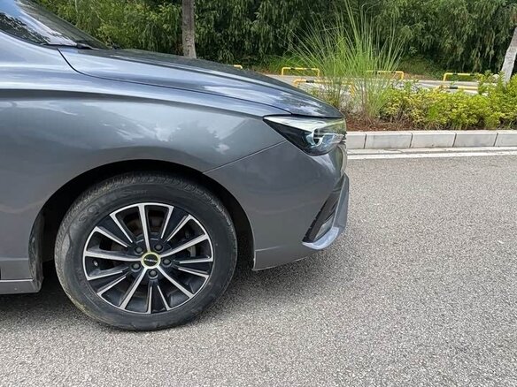 2022 Roewe i5 I Рестайлинг, серебристый, 1170000 рублей - вид 9