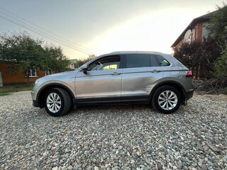 2017 Volkswagen Tiguan II, серый, 2190000 рублей, вид 4