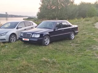 1994 Mercedes-Benz E-Класс 220 I (W124), синий, 1247000 рублей, вид 3