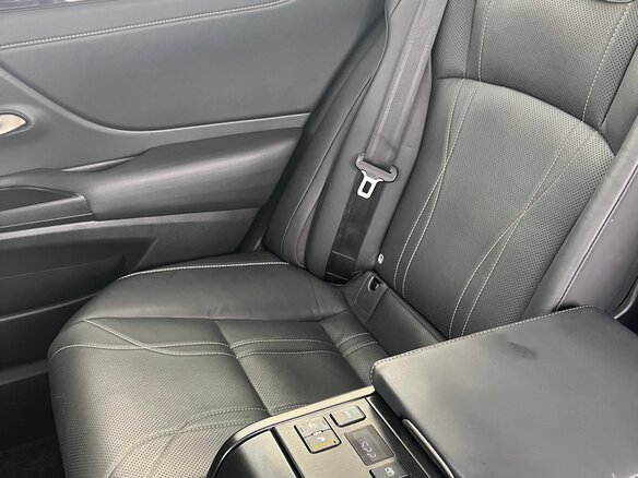 2019 Lexus ES 300h VII, синий, 4200000 рублей - вид 19