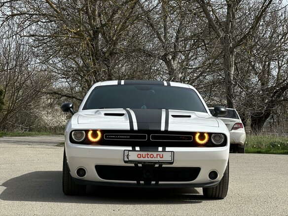 2014 Dodge Challenger R__T III Рестайлинг 2, белый, 5950000 рублей - вид 2