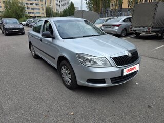 2010 Skoda Octavia II (A5) Рестайлинг, серебристый, 700000 рублей, вид 3