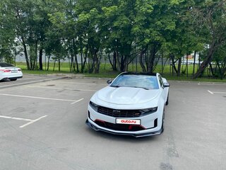 2018 Chevrolet Camaro VI Рестайлинг, белый, 3415000 рублей, вид 4