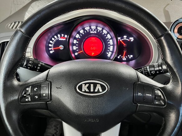 2011 Kia Sportage III, белый, 1370000 рублей - вид 9